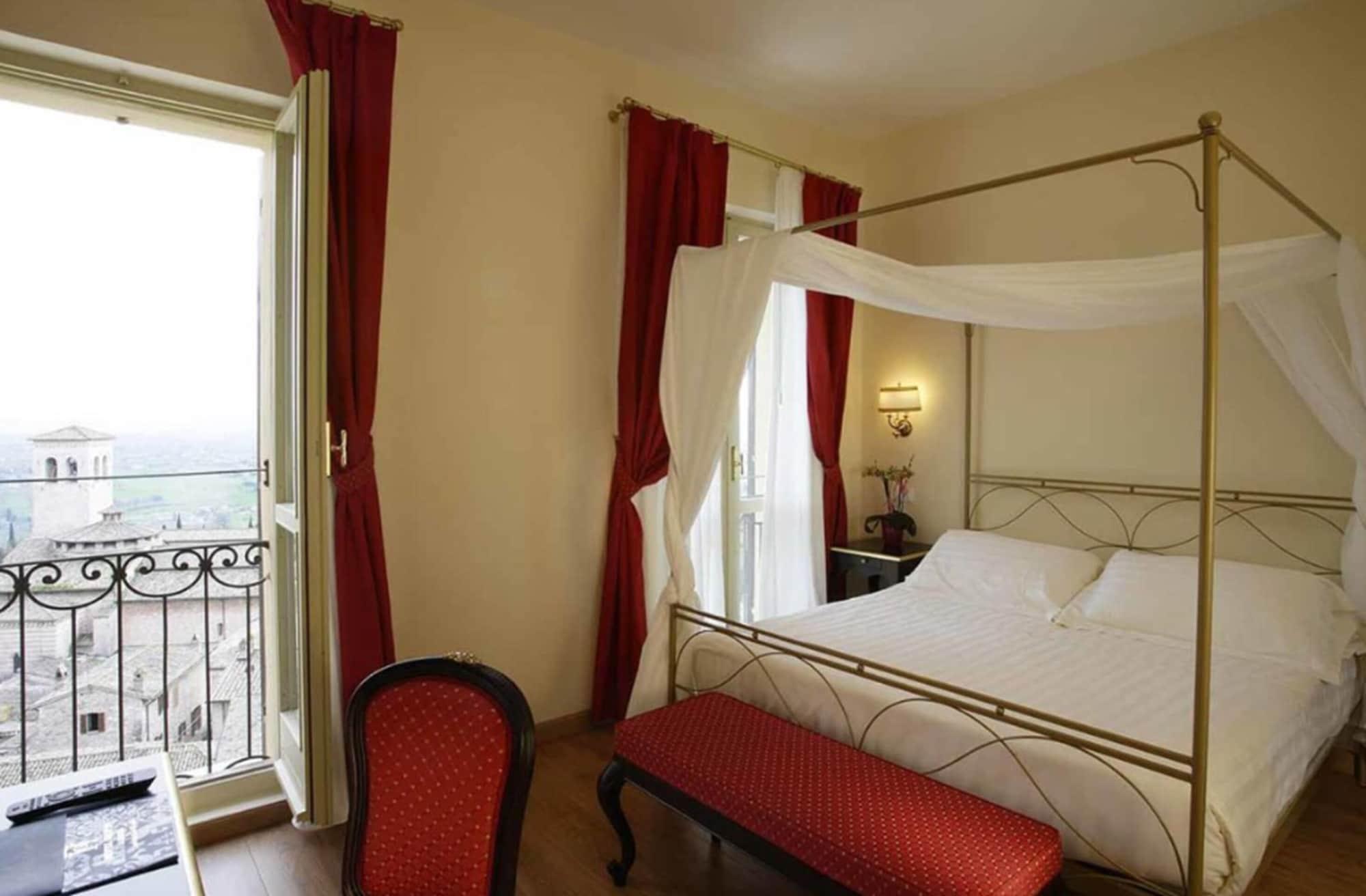 Giotto Hotel & Spa Асизи Екстериор снимка