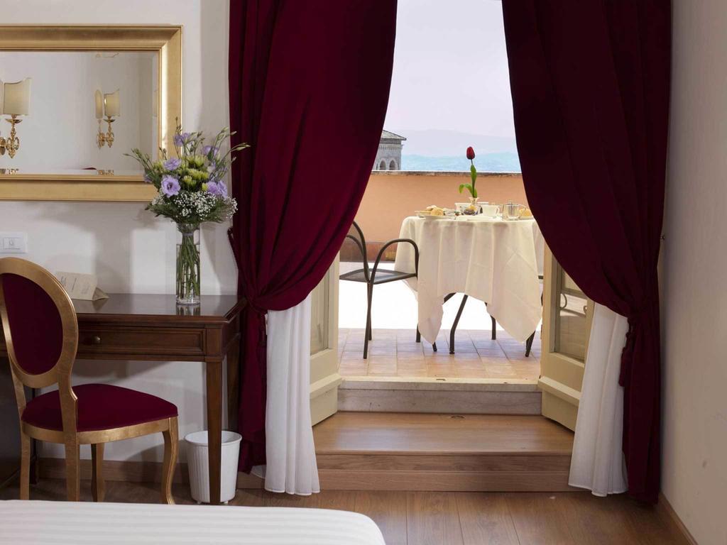 Giotto Hotel & Spa Асизи Стая снимка